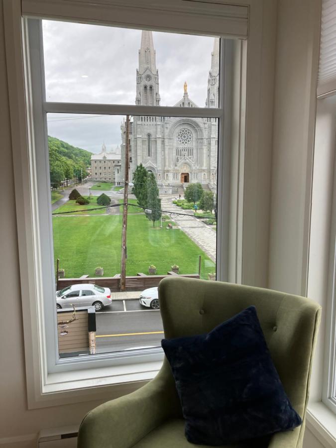 Yin Et Yang Lägenhet Sainte-Anne-de-Beaupré Exteriör bild